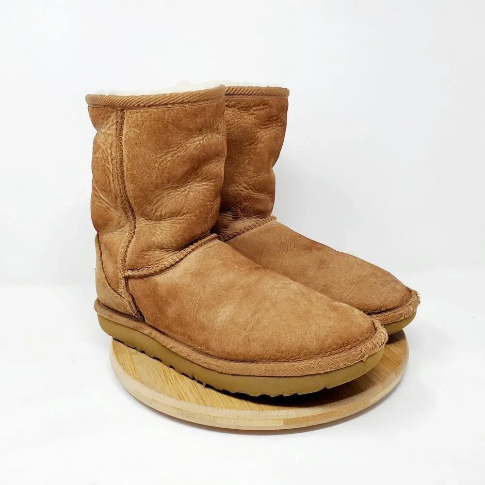 UGG‎ Classic Short II Boots Women 6 Brown Suede Shearling Lined Shoes Distressed